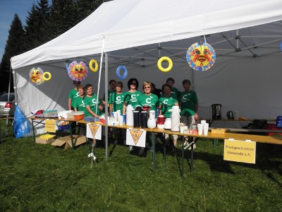 Rückblick auf den Servicepoint 3 beim Oxfam Trailwalker 2011- die Service-Kräfte erwarten die ersten Läufer